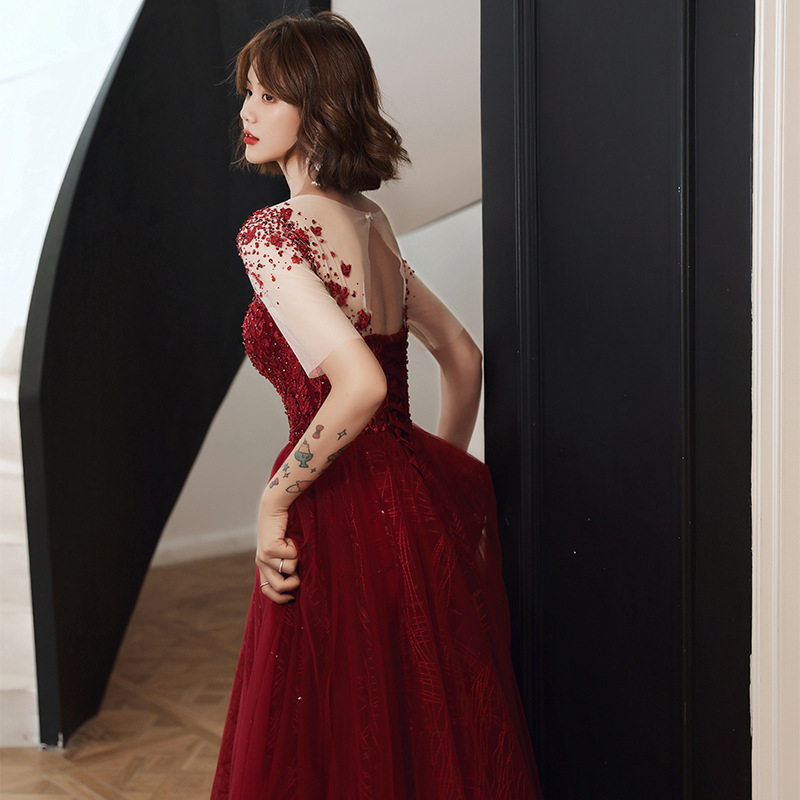 Rochie de mireasă burgundă, cu un singur umăr, croială A-line, lungă