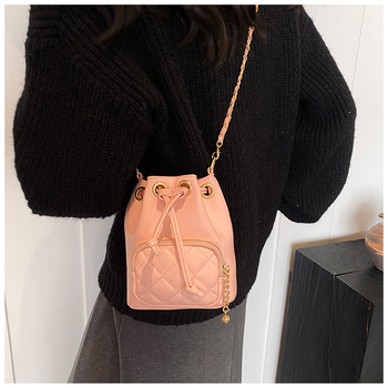 Geantă bucket cu lanț pentru femei – PU, închidere cu șnur, curea crossbody, organizator zilnic pentru telefon și cosmetice