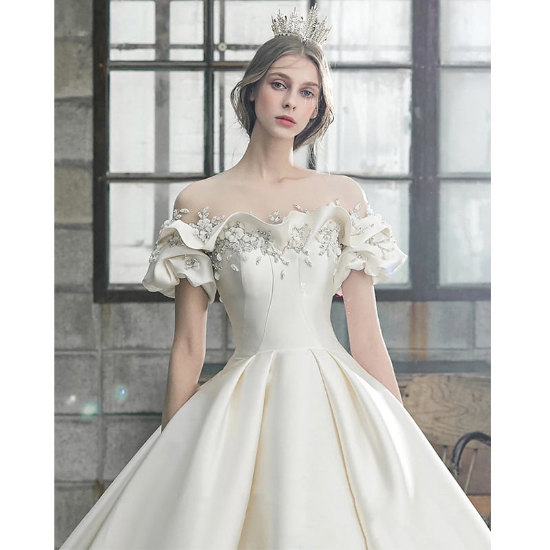 Rochie de mireasă din satin cu un umăr, trenă lungă, model primăvară 2026, stil vintage franțuzesc