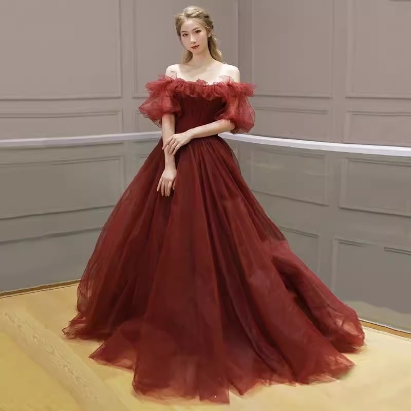 Rochie roșie de banchet pentru seară, cu umeri plini de volum și fustă din tul vaporos, rochie de mireasă, sexy și visătoare, elegantă