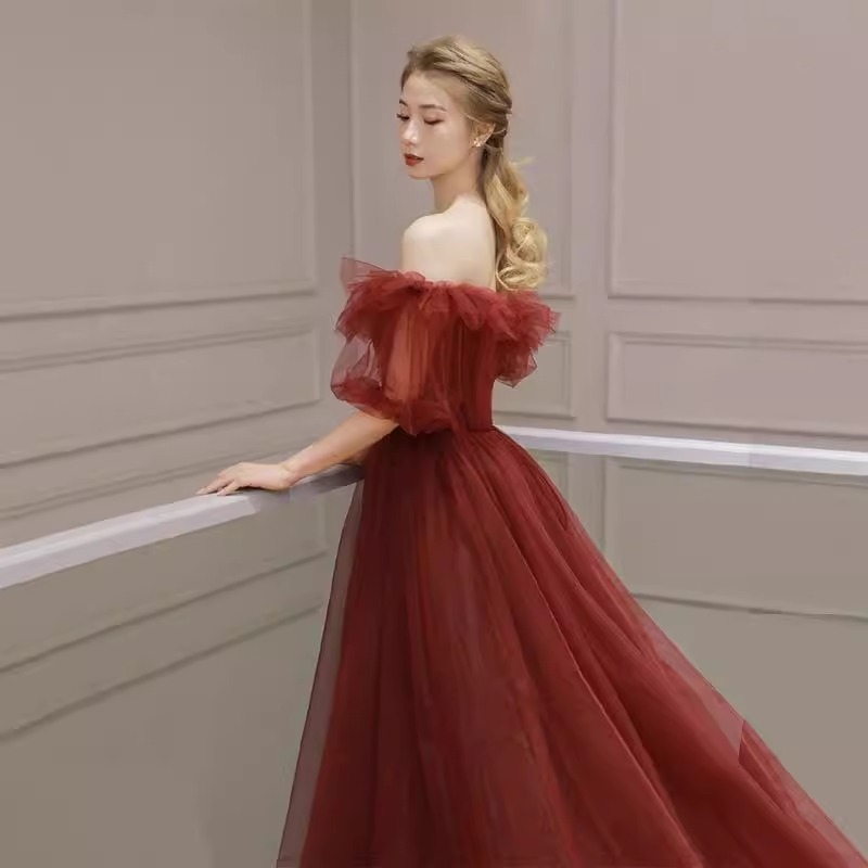 Rochie roșie de banchet pentru seară, cu umeri plini de volum și fustă din tul vaporos, rochie de mireasă, sexy și visătoare, elegantă