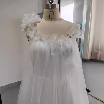 Rochie de mireasă fără bretele, linie A, lungă, pentru ședințe foto la malul mării, inspirație prințesă ușoară