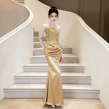 Rochie de mireasă în stil chinezeasc, culoare sampanie, pentru toast, model 2026, fără bretele, talie înaltă, croială A-line, mâneci 3/4, fustă lungă.
