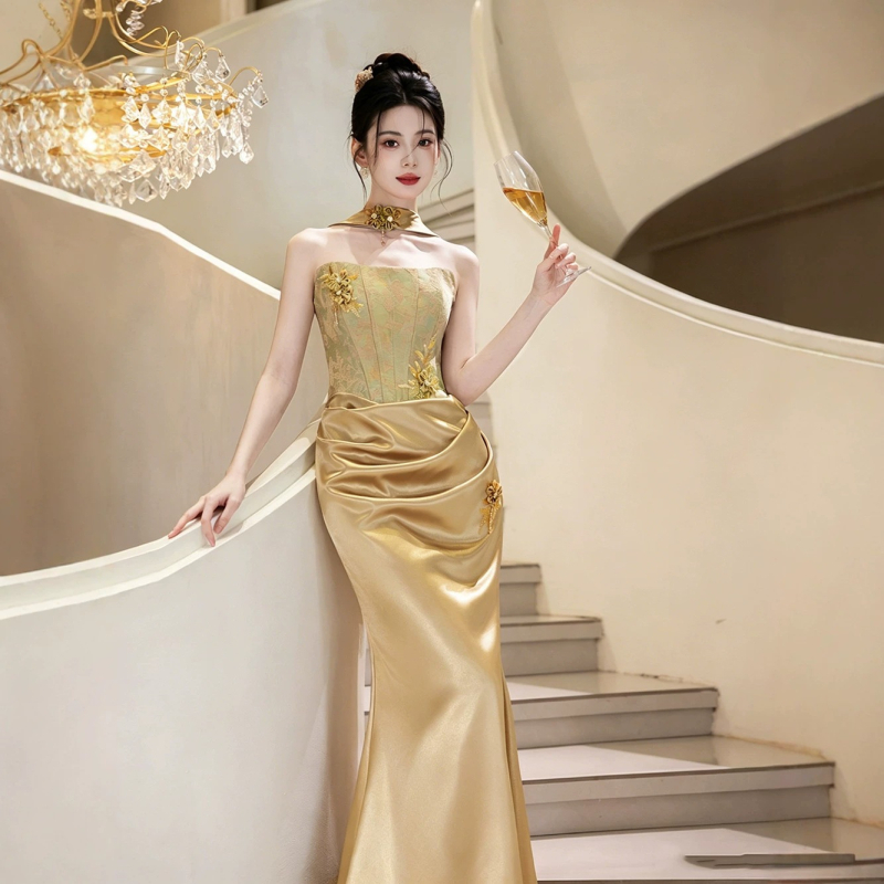 Rochie de mireasă în stil chinezeasc, culoare sampanie, pentru toast, model 2026, fără bretele, talie înaltă, croială A-line, mâneci 3/4, fustă lungă.