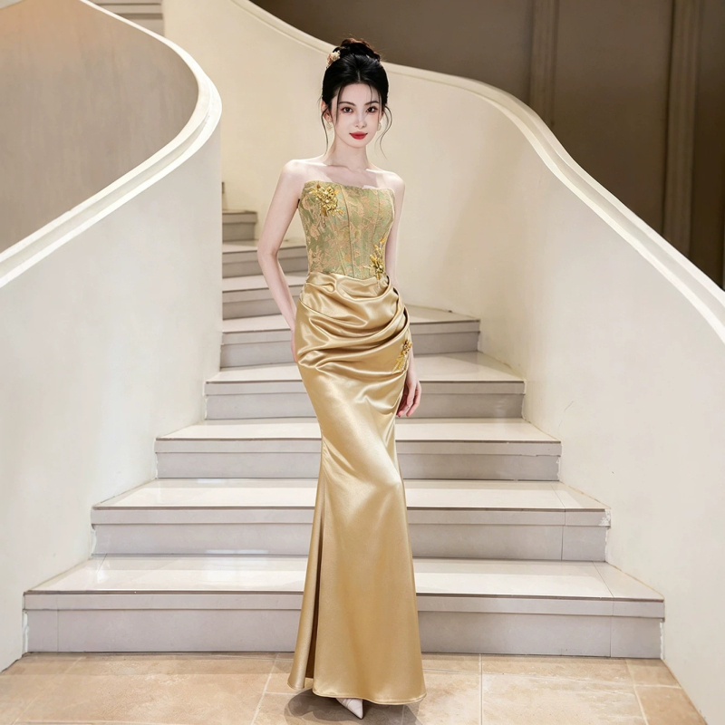 Rochie de mireasă în stil chinezeasc, culoare sampanie, pentru toast, model 2026, fără bretele, talie înaltă, croială A-line, mâneci 3/4, fustă lungă.