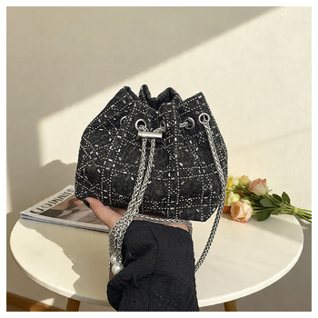 Geantă bucket din denim pentru femei, cu lanț, elegantă și luxoasă, purtare zilnică, vară 2025
