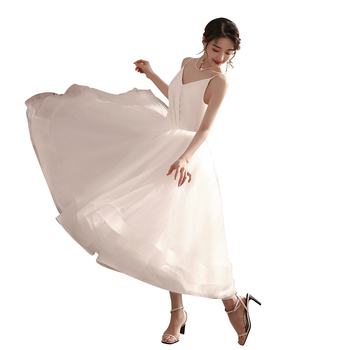 Rochie de mireasă ușoară pentru călătorii, stil minimalist inspirat din pădure, șic franțuzesc, croială care subțiază silueta, alb vintage, mini rochie cu bretele