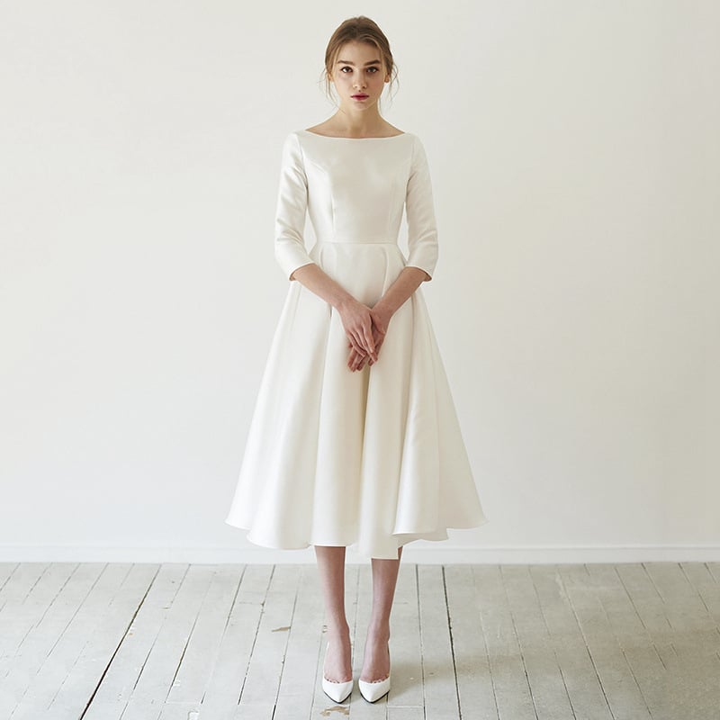Rochie de mireasă din satin alb, cu un umăr, mâneci lungi, lungime medie, ușoară, pentru mireasă, ședință foto în aer liber