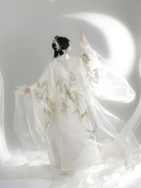 Halat lung cu guler încrucișat, broderie bogată, mâneci largi, eteric și elegant, inspirat din dinastia Jin