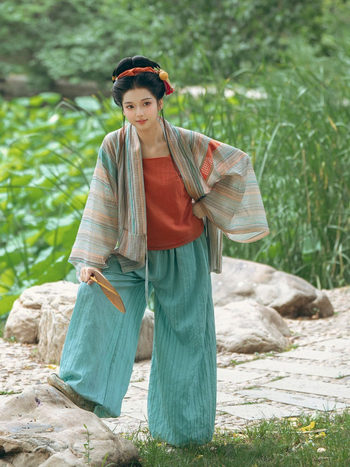 Hanfu feminin în stil Jin, model nou 2026, top Jin restaurat și pantaloni lantern, purtare zilnică, primăvară-vară