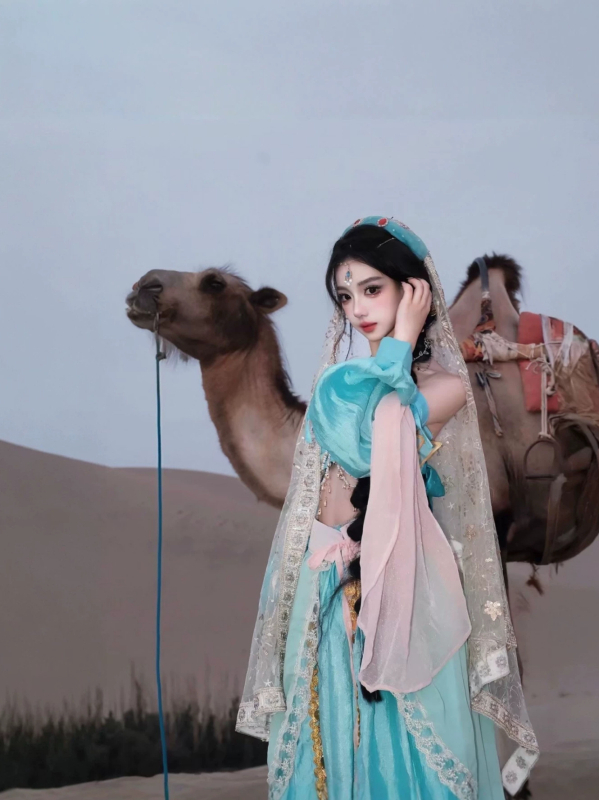 Hanfu pentru femei — nou stil, stil exotic Dunhuang, zeița Regiunii de Vest, elemente Han, costum antic îmbunătățit, set Hanfu cu machiaj inspirat de prințesă