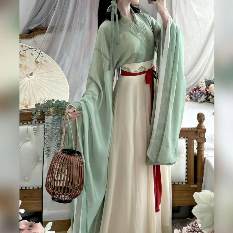Hanfu feminin, inspirație din dinastiile Nordice și Sudice, cu mâneci largi și fustă perforată dintr-o singură piesă, siluetă slim pentru primăvară și vară