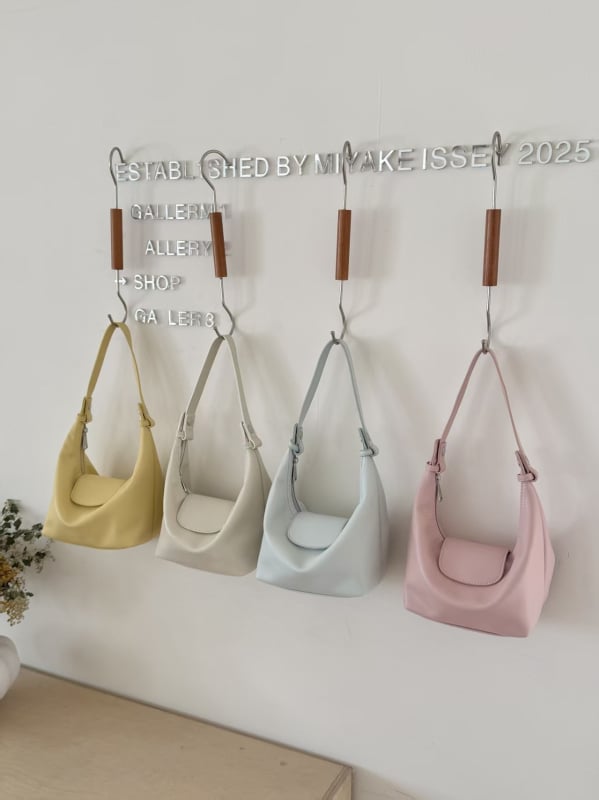 Geantă crossbody pentru femei 2026, ușoară și mică, stilată și simplă, piele PU