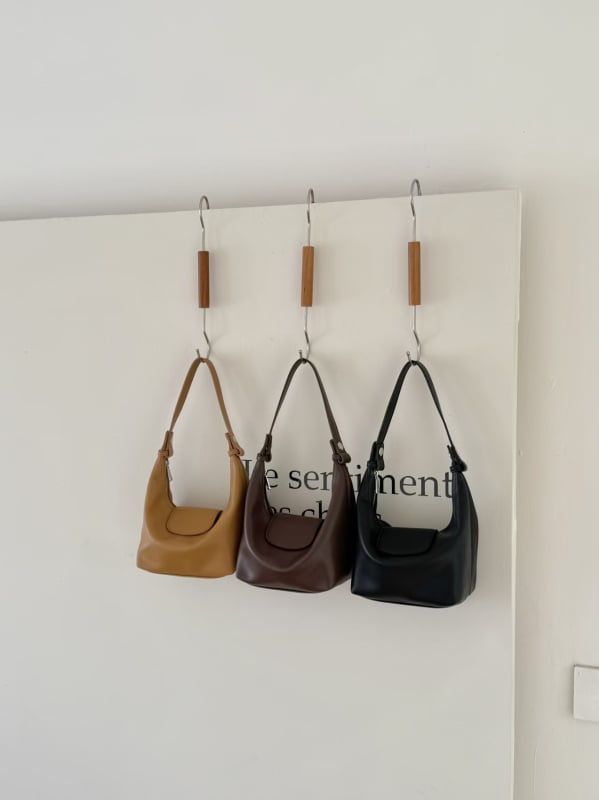 Geantă crossbody pentru femei 2026, ușoară și mică, stilată și simplă, piele PU