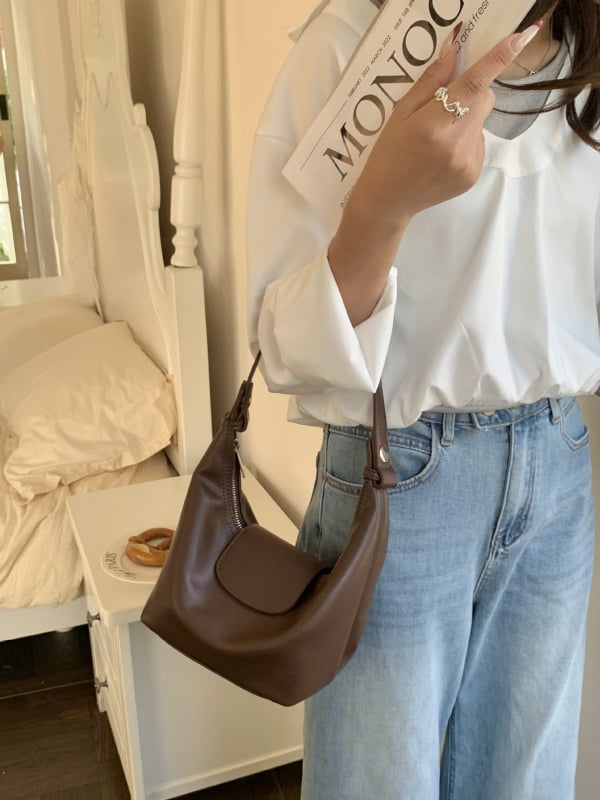 Geantă crossbody pentru femei 2026, ușoară și mică, stilată și simplă, piele PU