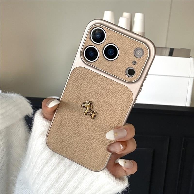 Husă roșie din piele artificială cu temă ponei pentru iPhone 17 Pro Max, protecție completă, compatibilă cu iPhone 15 și 16