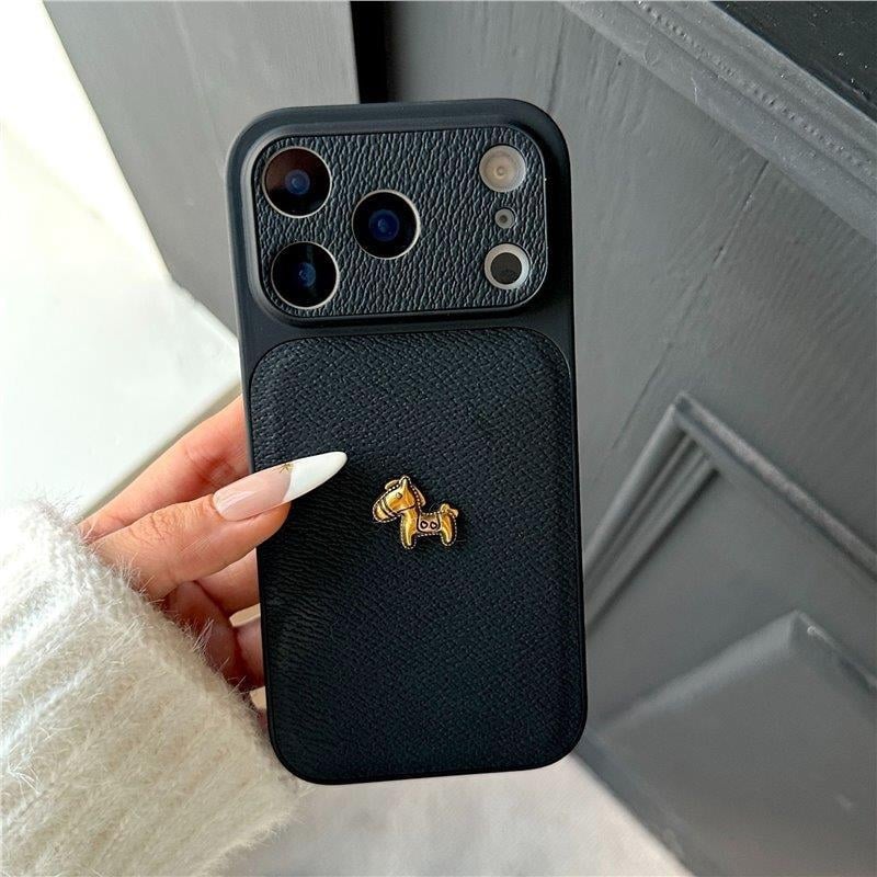 Husă roșie din piele artificială cu temă ponei pentru iPhone 17 Pro Max, protecție completă, compatibilă cu iPhone 15 și 16