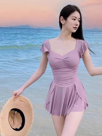 Costum de baie întreg pentru femei – design simplu, modest; uni sau floral; poliester; cu bureți la bust; fără mâneci