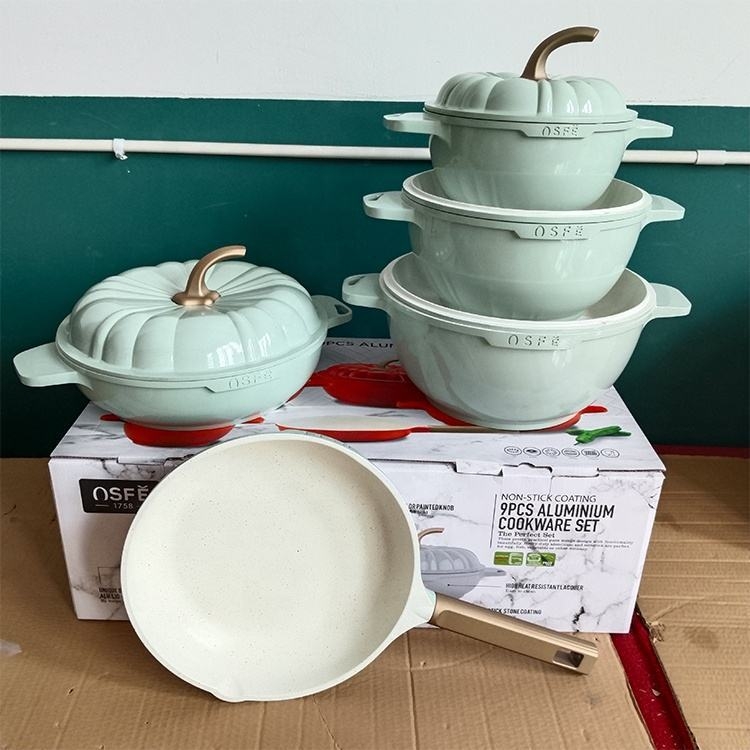 Set de 9 vase de gătit, oale turnate din aluminiu, cu strat antiaderent marmorat, în design dovleac