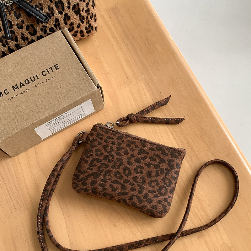 Geantă mini pentru gât, imprimeu leopard, portofel pentru ruj și monede, formă pătrată, toamnă 2024