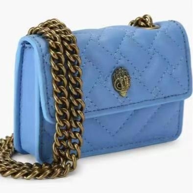 Geantă mini crossbody cu motiv cap de vultur, quilt diamant în culori contrastante, curea din lanț, buzunar pentru ruj și carduri.