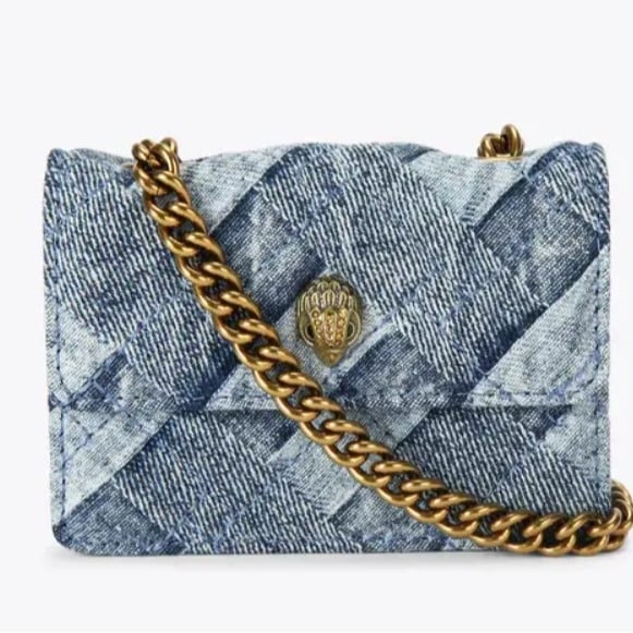 Geantă mini crossbody cu motiv cap de vultur, quilt diamant în culori contrastante, curea din lanț, buzunar pentru ruj și carduri.