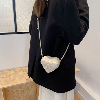Geantă de damă mică, în formă de inimă, cu lanț crossbody, pentru ținute zilnice