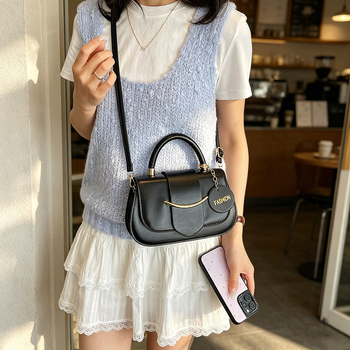 Geantă de damă tip șa de cal, cu o singură curea, 2026 model nou, culoare solidă, inspirată de Chanel, geantă crossbody pe umăr