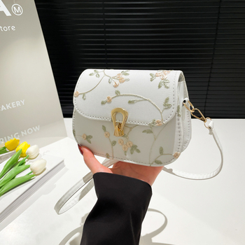 Geantă de damă tip saddle, broderie florală din dantelă, stil minimalist casual, curea crossbody, PU, vara 2025