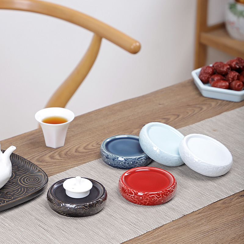 Set ceramic pentru ceremonial ceai în stil chinezesc, cu capac de ceainic în relief retro și suport pentru ceașcă cu farfurioară izolantă