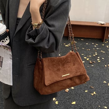Geantă crossbody din velur cu lanț, mărime medie, toamnă-iarnă 2025