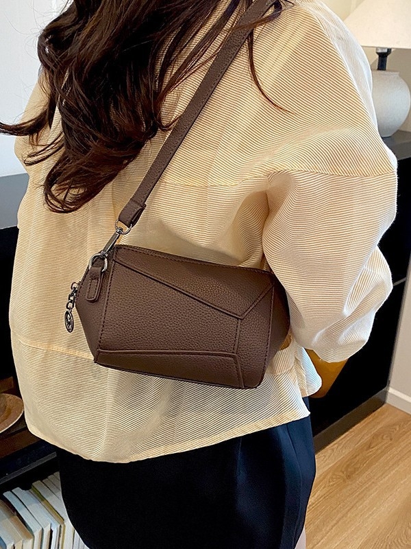 Geantă crossbody din PU pentru femei, patchwork geometric retro, design de înaltă calitate, 2026