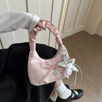 Geantă crossbody mini pentru femei, carouri, modă 2026, lanț, textură plisată în nuanțe de nor