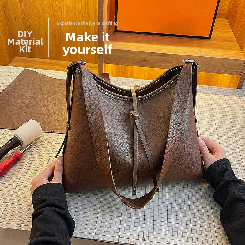 Nová retro mestská crossbody kabelka pre ženy, ručne vyrobená, stredná veľkosť, s veľkým vreckom