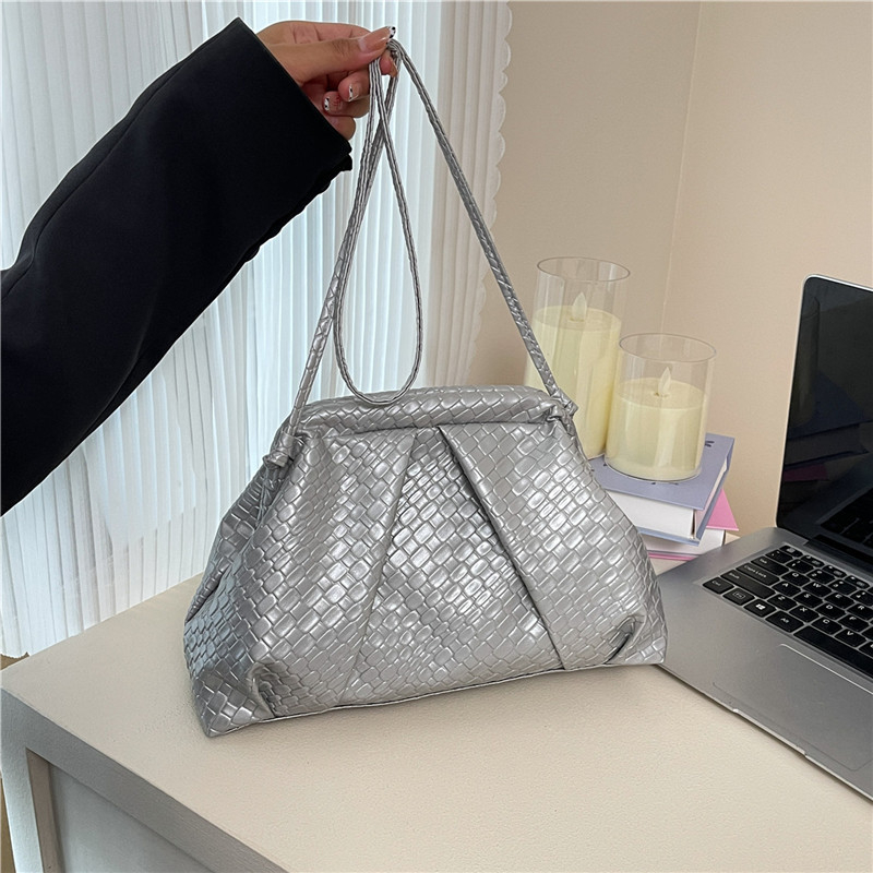 Geantă de damă din material împletit cu model nor, lanț, culoare solidă, crossbody