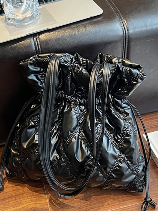 Geantă de umăr în stil coreean cu șnur, design puff și pliuri în formă de nor, geantă bucket quilted – Iarna 2025