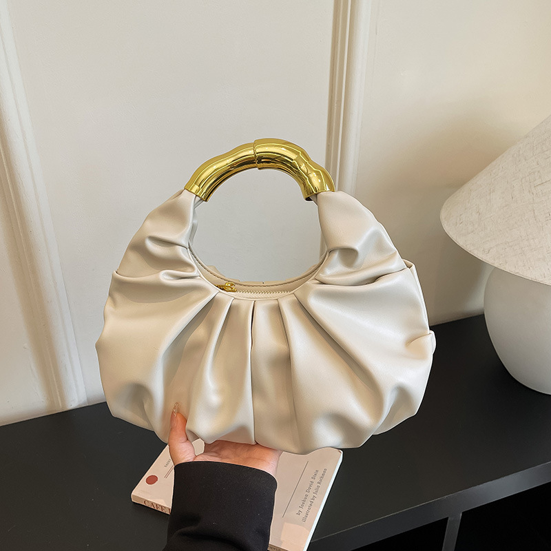 Geantă de mână cu pliuri în formă de nor pentru femei, geantă mini cu accesorii metalice neconvenționale, design minimalist de înaltă calitate