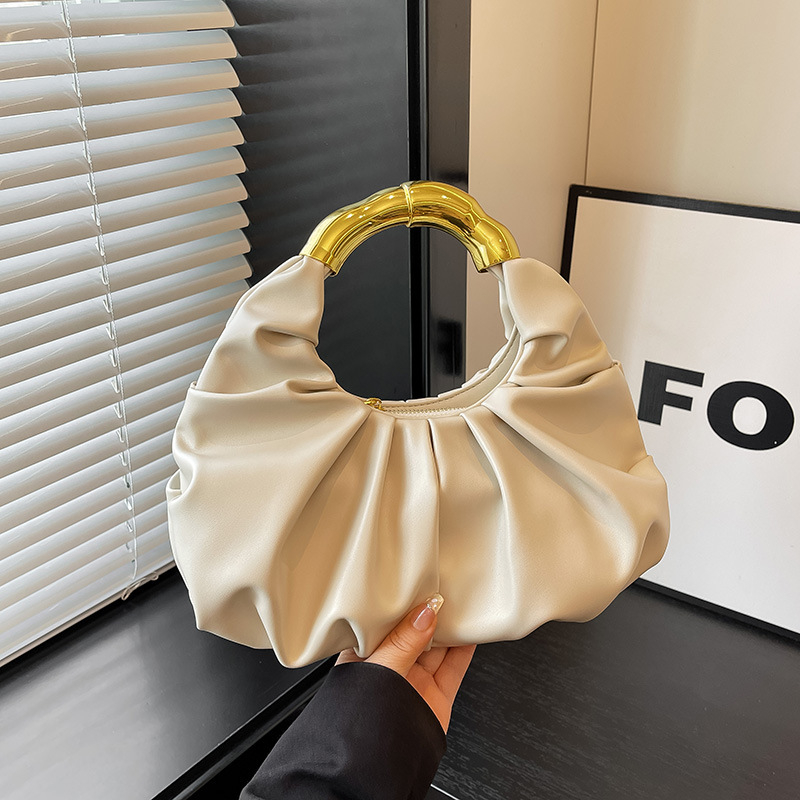 Geantă de mână cu pliuri în formă de nor pentru femei, geantă mini cu accesorii metalice neconvenționale, design minimalist de înaltă calitate