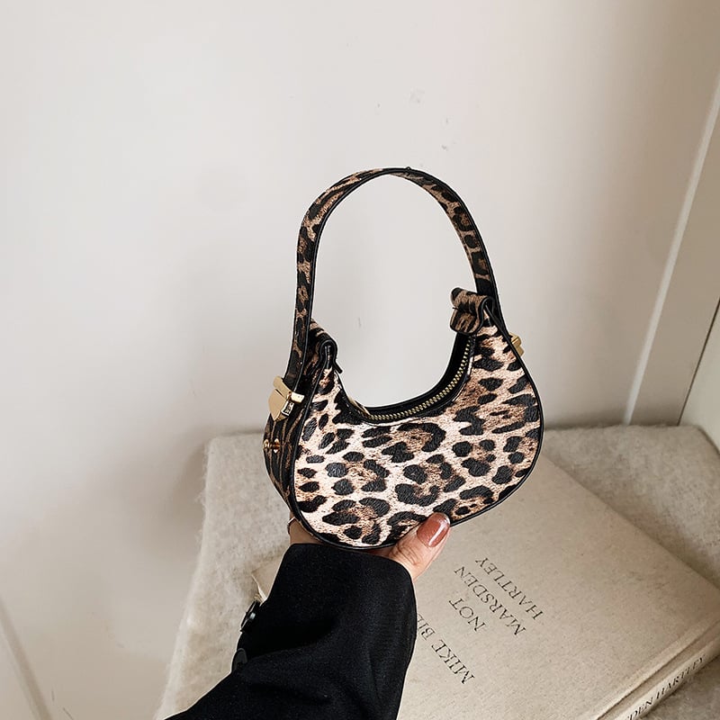 Geantă mini cu imprimeu leopard în formă de semilună pentru femei, nou model 2026, geantă de mână versatilă, cu design texturat în blocuri de culoare