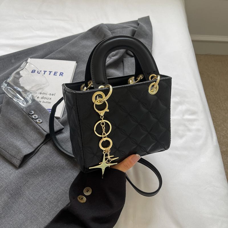 Geantă mică din PU pentru femei, cu curea de umăr și crossbody, 2025 colecție nouă, broderie chic, geantă versatilă pentru zi cu zi, în stil Diana