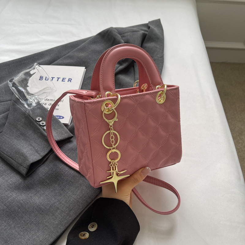 Geantă mică din PU pentru femei, cu curea de umăr și crossbody, 2025 colecție nouă, broderie chic, geantă versatilă pentru zi cu zi, în stil Diana