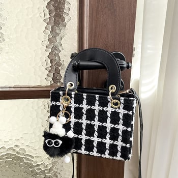 Geantă cu design de nișă, primăvara 2025, geantă de umăr și crossbody pentru femei