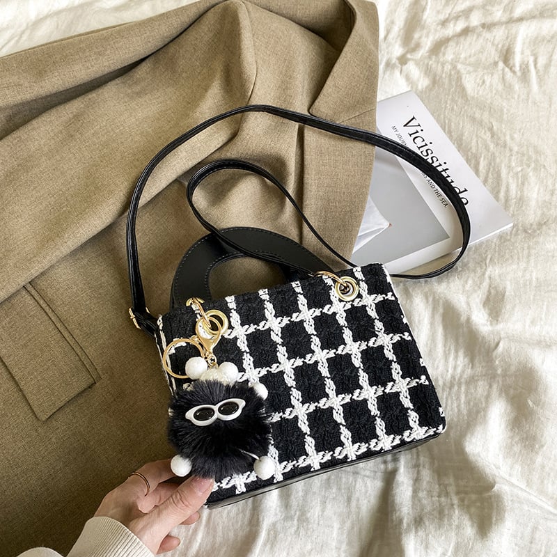 Geantă cu design de nișă, primăvara 2025, geantă de umăr și crossbody pentru femei