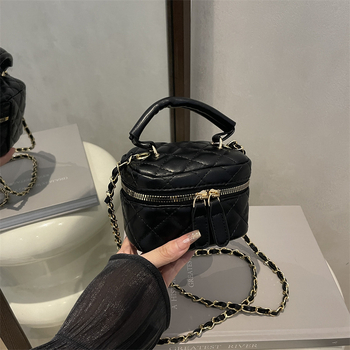 Geantă de damă 2025 cu broderie, capacitate mare, model quilted în diamant, curea/lanț pentru umăr