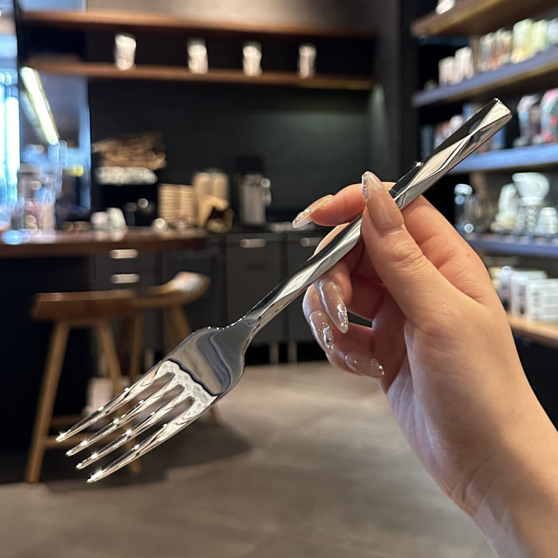 Noul set de tacâmuri din oțel inoxidabil, cu formă diamant, pentru uz hotelier și casnic, cu cuțite îngroșate, furculițe și linguri