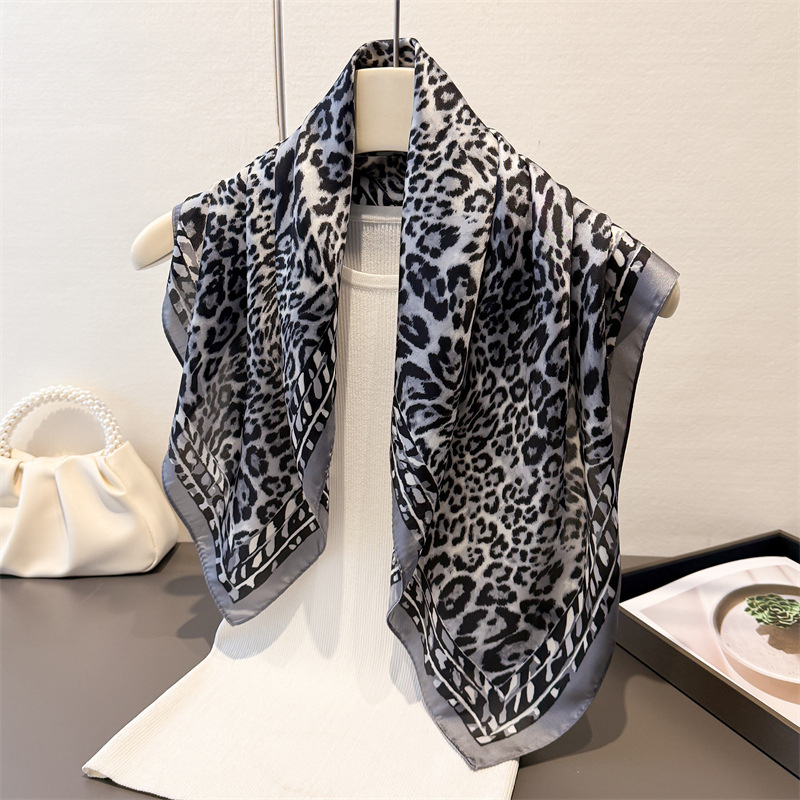 Eșarfă din mătase sintetică imprimată leopard, eșarfă elegantă pentru gât, eșarfă mică pătrată, eșarfă pentru cap, eșarfă pentru femei
