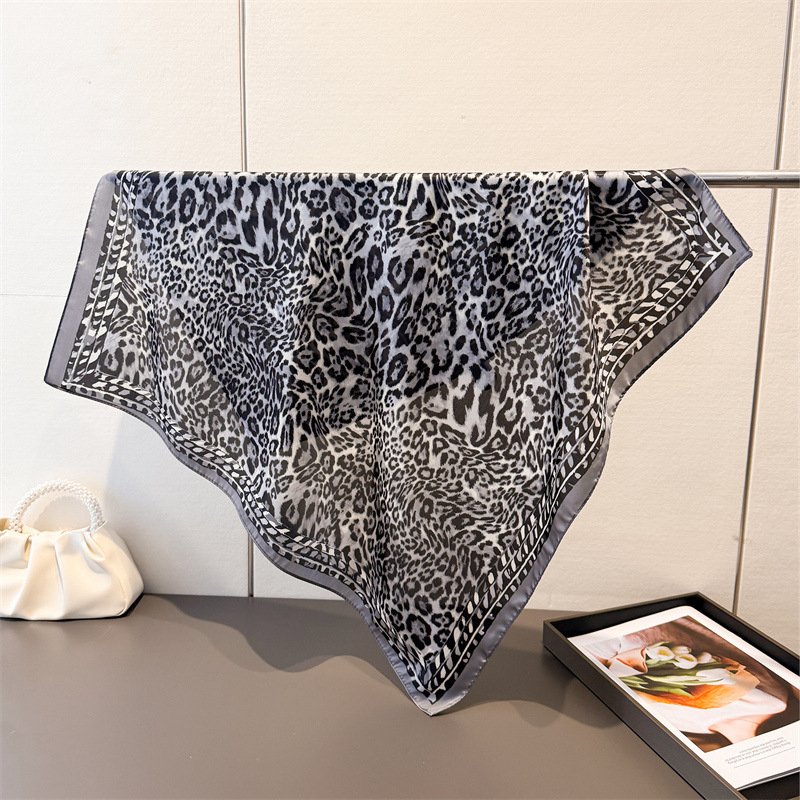 Eșarfă din mătase sintetică imprimată leopard, eșarfă elegantă pentru gât, eșarfă mică pătrată, eșarfă pentru cap, eșarfă pentru femei