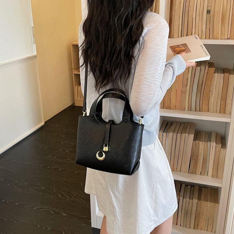 Geantă mică premium pentru femei, 2026 nouă în modă, versatilă, pentru umăr sau crossbody, geantă bucket minimalistă