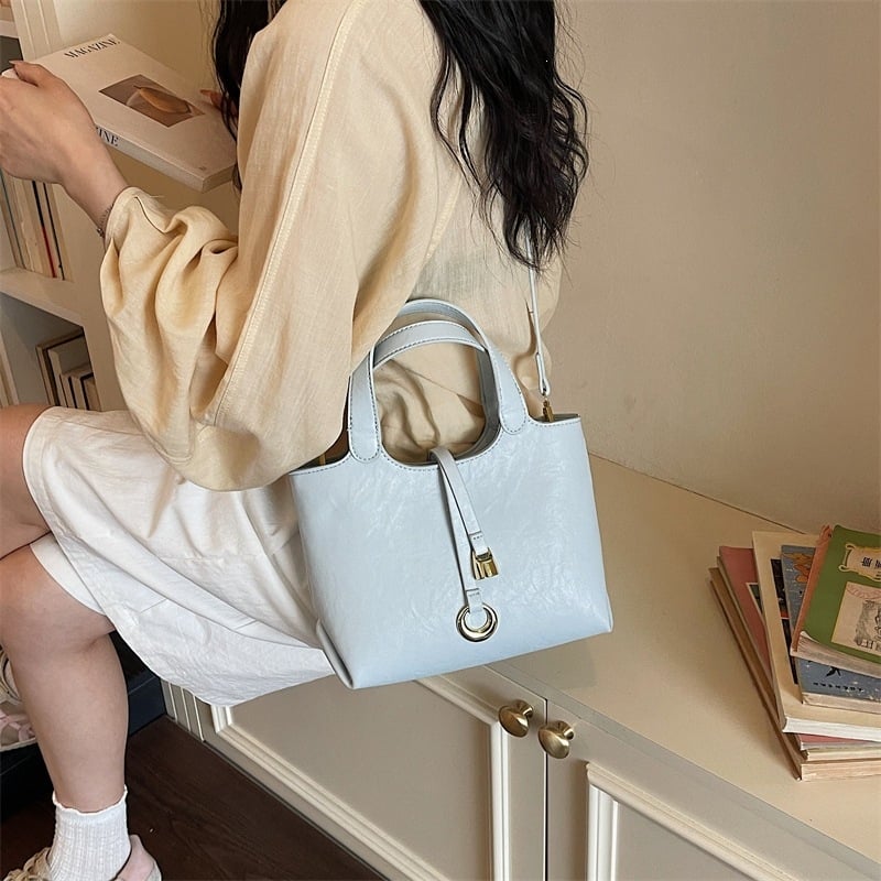 Geantă mică premium pentru femei, 2026 nouă în modă, versatilă, pentru umăr sau crossbody, geantă bucket minimalistă
