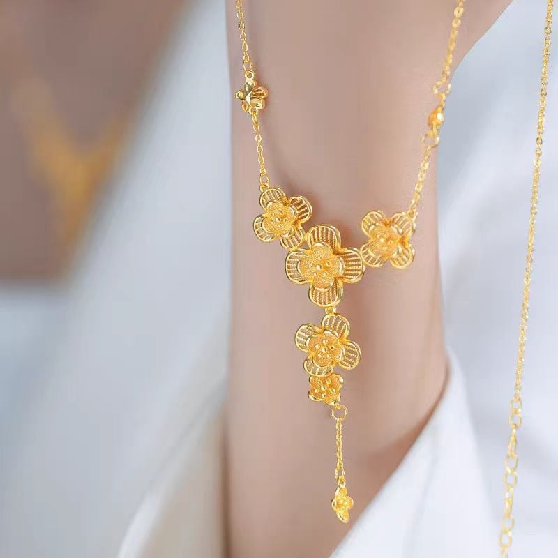 Colier placat cu aur, floare de prun și efect zăpadă, lanț pentru claviculă elegant, design floral minimalist